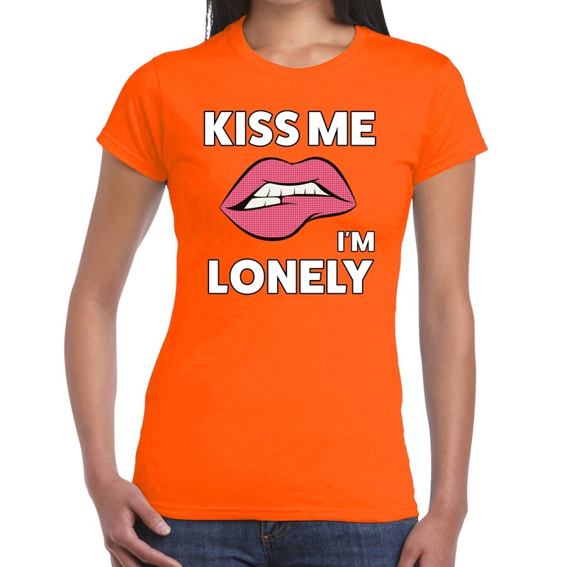 Kiss me i am lonely t-shirt oranje dames