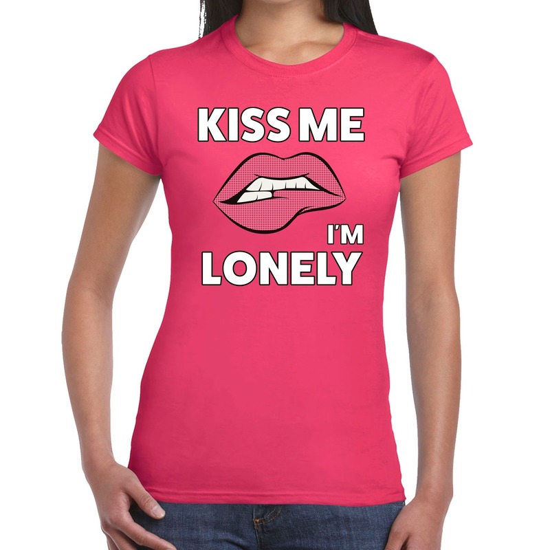 Kiss me I am Lonely t-shirt roze dames