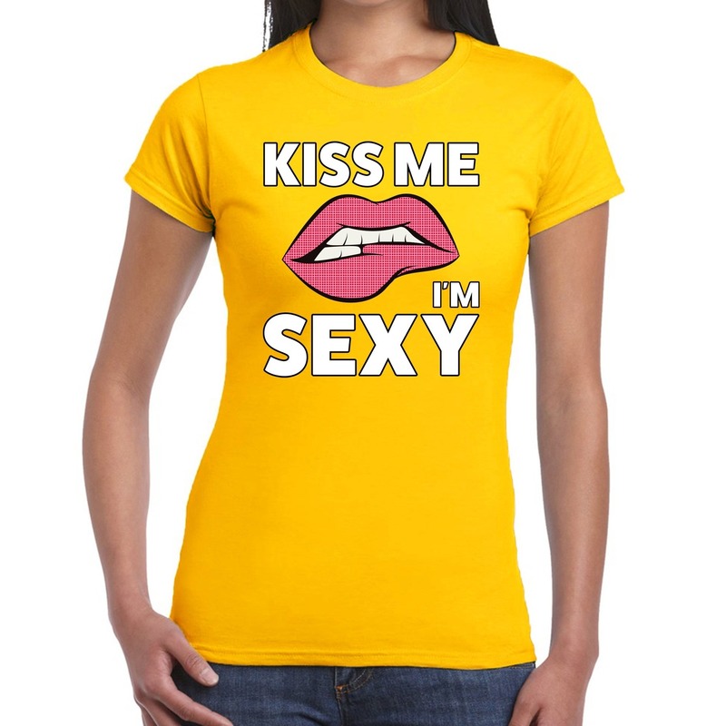 Kiss me I am sexy t-shirt geel dames