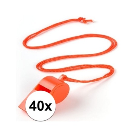 40x Oranje feestartikelen plastic fluitje
